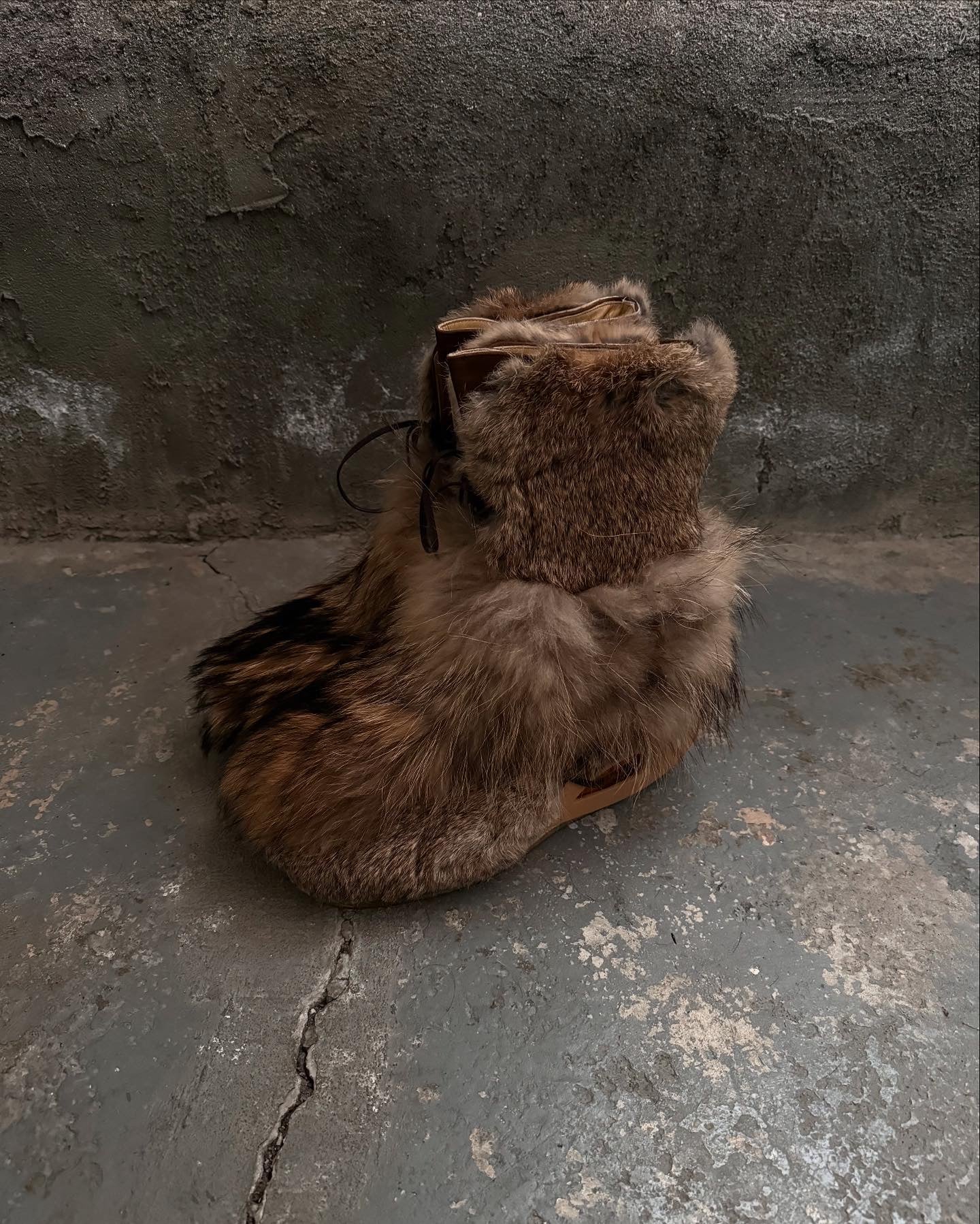 20471120 AW98 “Link” Yeti Fur Ski Boots