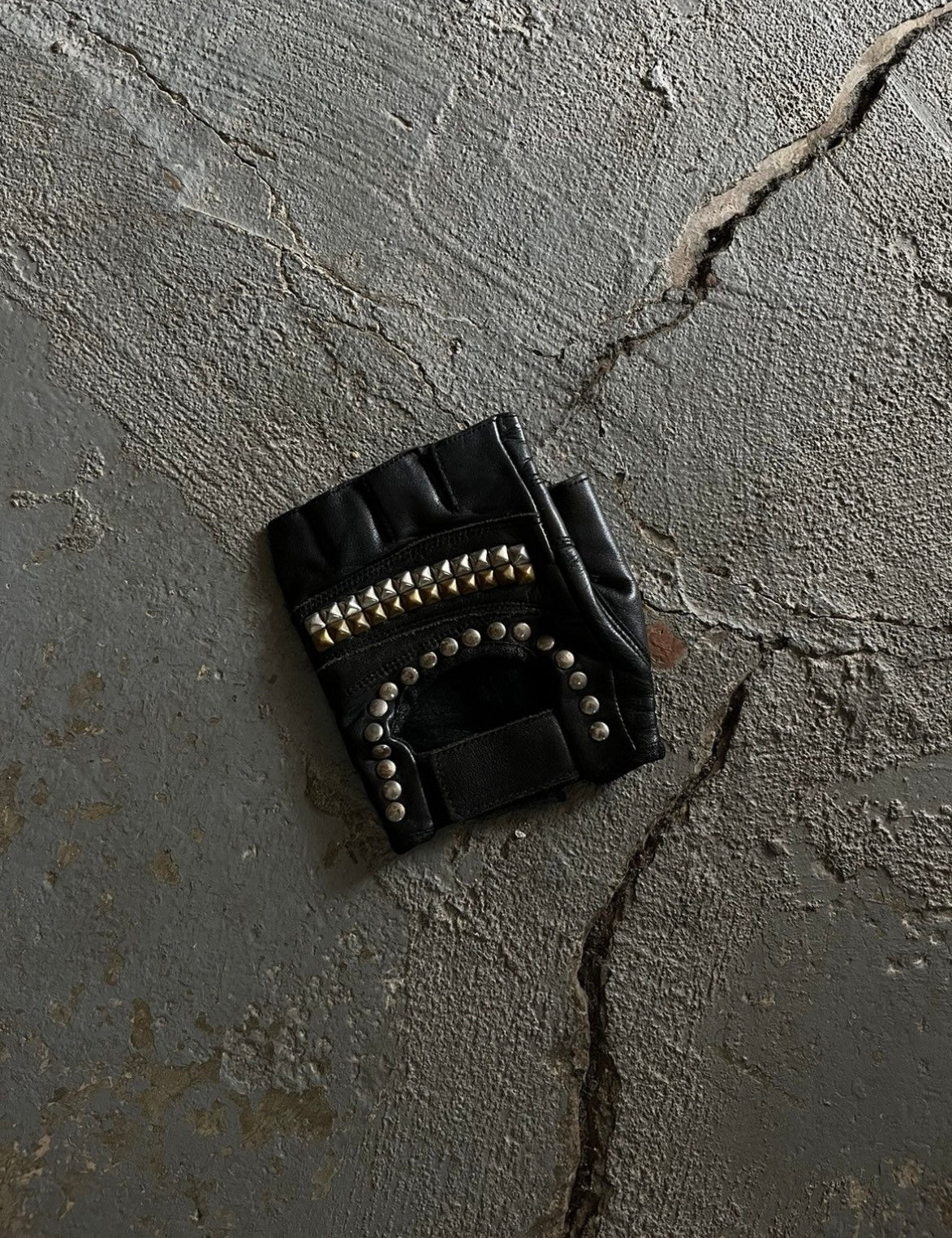 Yasuyuki Ishii Studded Glove & Belt Bag Set