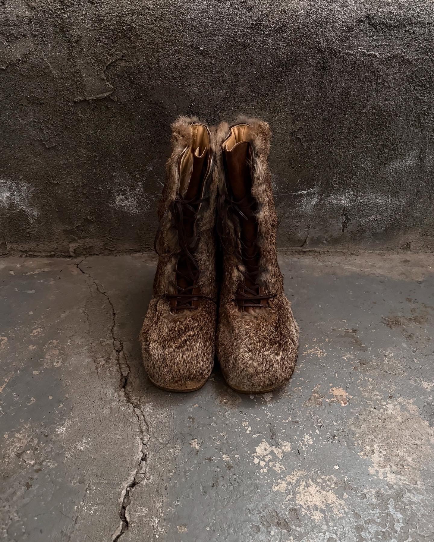20471120 AW98 “Link” Yeti Fur Ski Boots